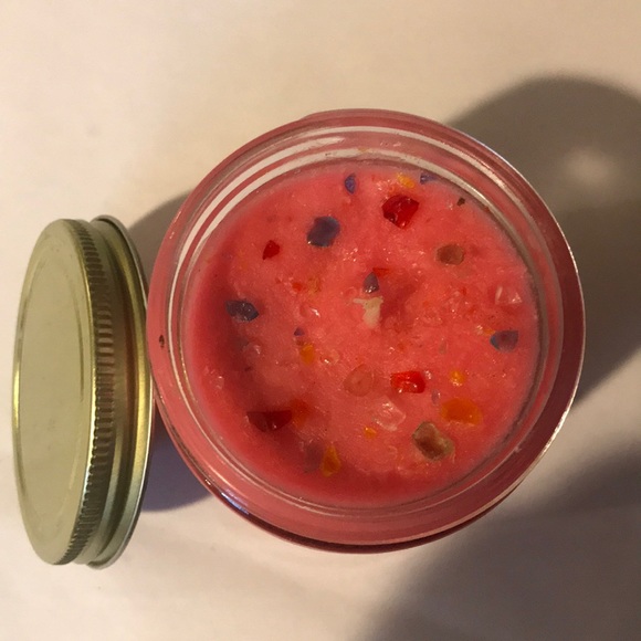 “Sweetie” cotton candy candle w/ rainbow quartz - Picture 2 of 3